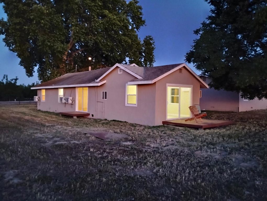 Image 20 of property listing at 2545 N Siskiyou Avenue, Kerman, CA 93630