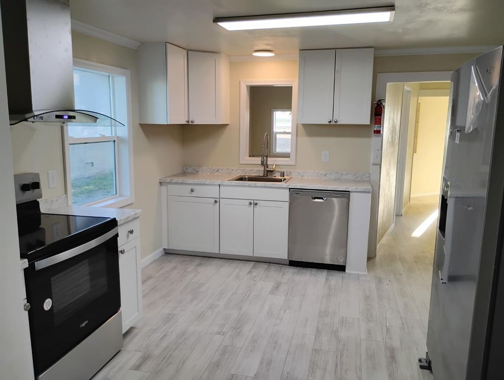 Image 25 of property listing at 2545 N Siskiyou Avenue, Kerman, CA 93630