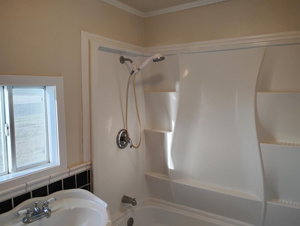 Image 27 of property listing at 2545 N Siskiyou Avenue, Kerman, CA 93630