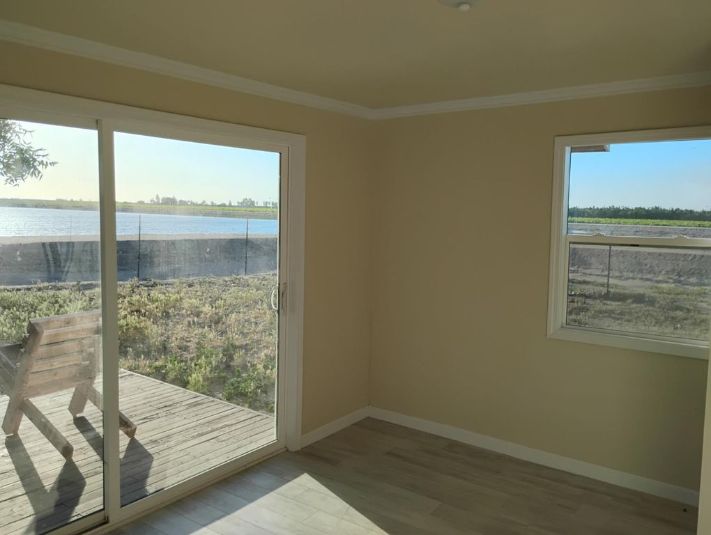 Image 28 of property listing at 2545 N Siskiyou Avenue, Kerman, CA 93630