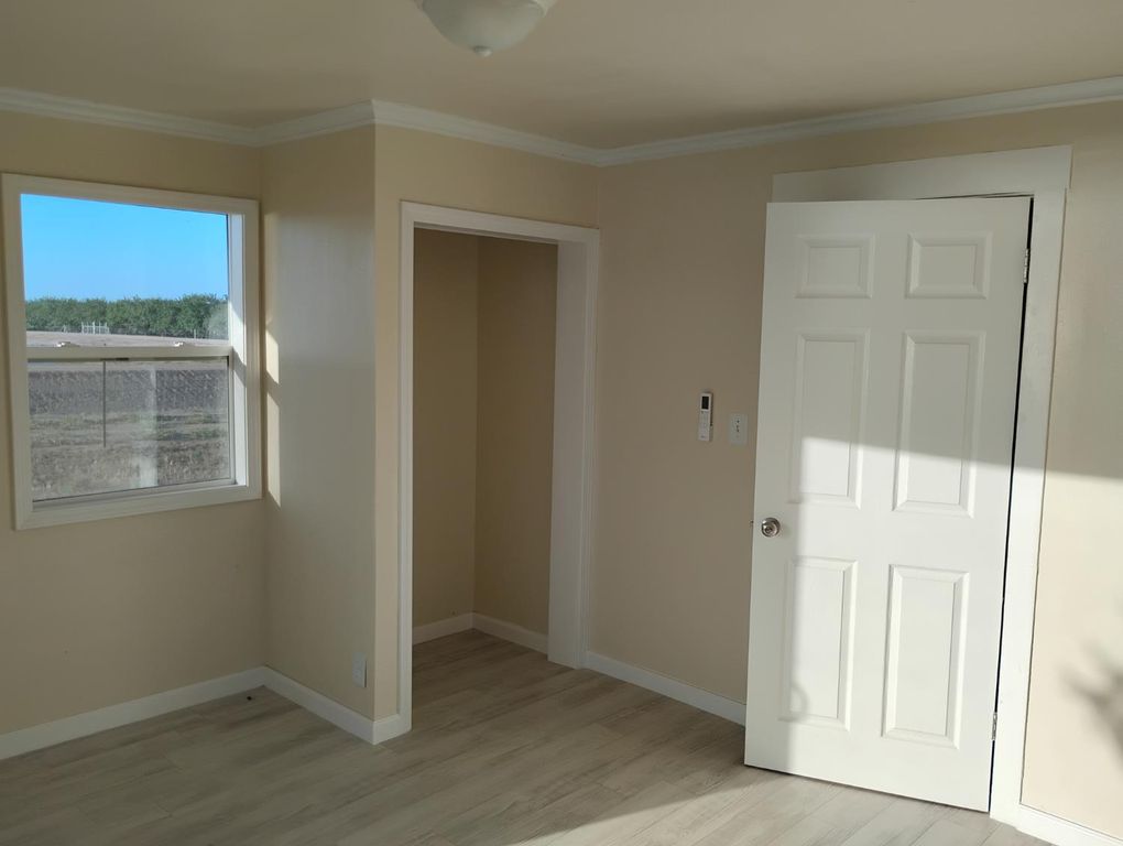 Image 29 of property listing at 2545 N Siskiyou Avenue, Kerman, CA 93630