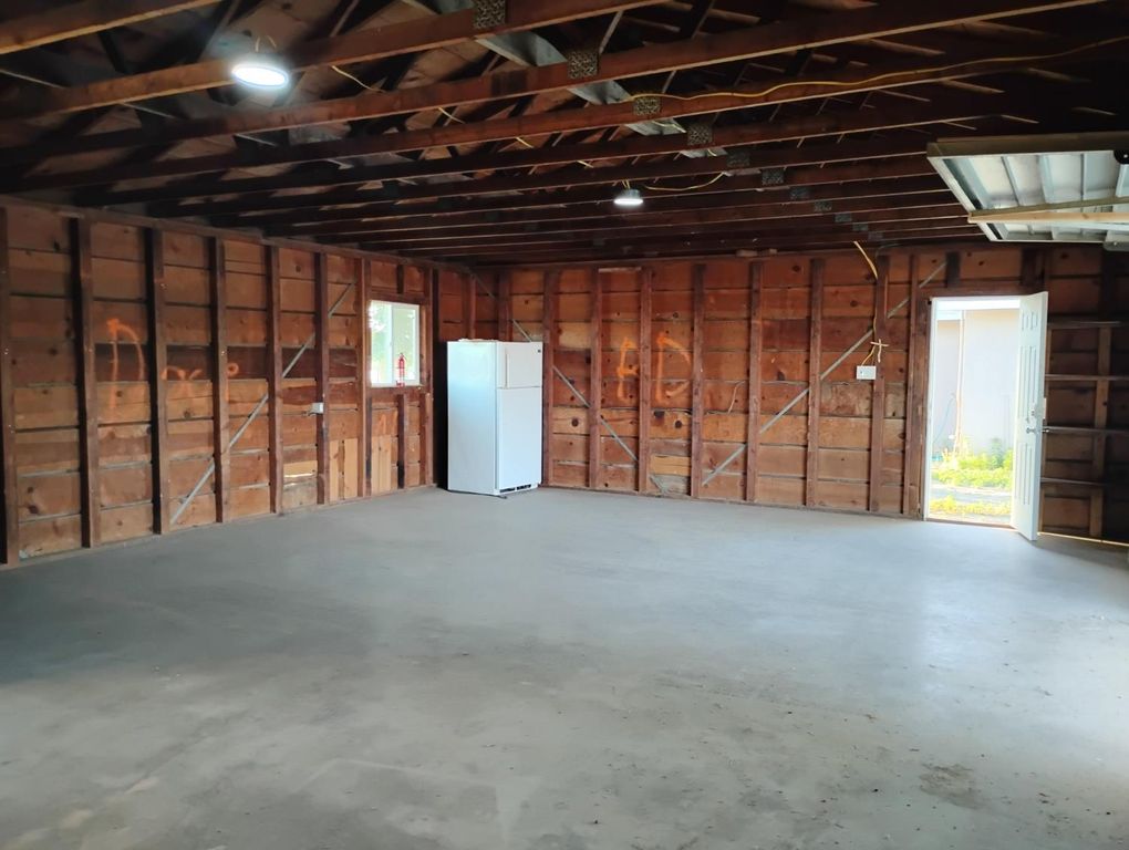 Image 32 of property listing at 2545 N Siskiyou Avenue, Kerman, CA 93630