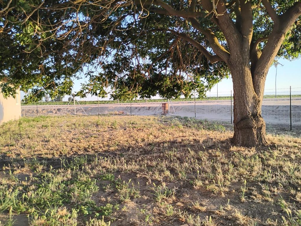 Image 35 of property listing at 2545 N Siskiyou Avenue, Kerman, CA 93630