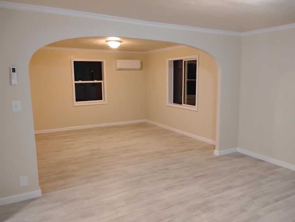 Image 44 of property listing at 2545 N Siskiyou Avenue, Kerman, CA 93630
