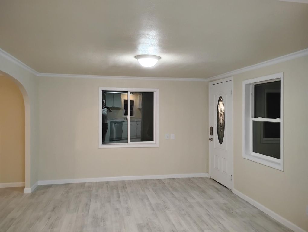 Image 49 of property listing at 2545 N Siskiyou Avenue, Kerman, CA 93630