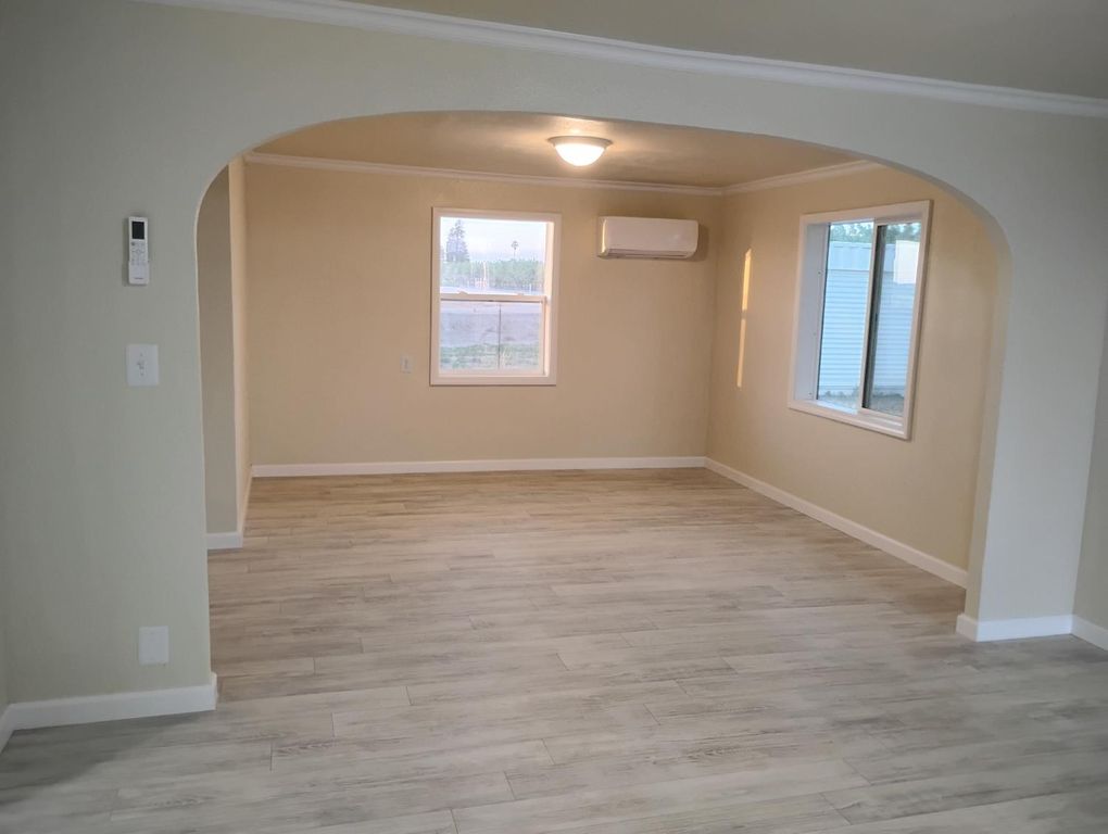 Image 9 of property listing at 2545 N Siskiyou Avenue, Kerman, CA 93630