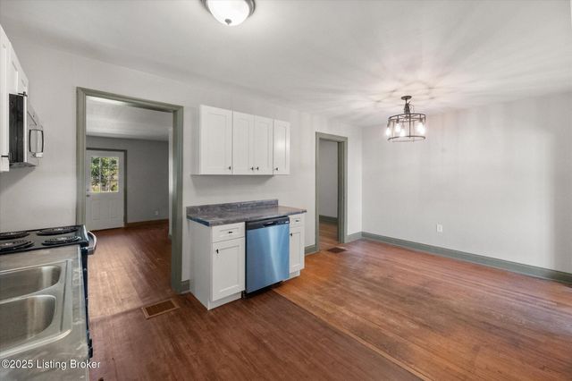 36 E College St, New Castle, KY 40050