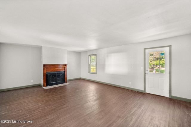 36 E College St, New Castle, KY 40050