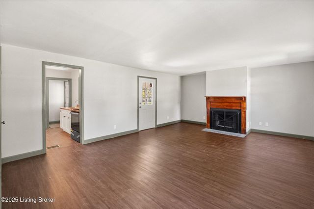 36 E College St, New Castle, KY 40050