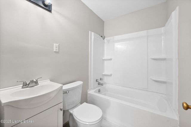 36 E College St, New Castle, KY 40050