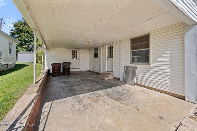 36 E College St, New Castle, KY 40050