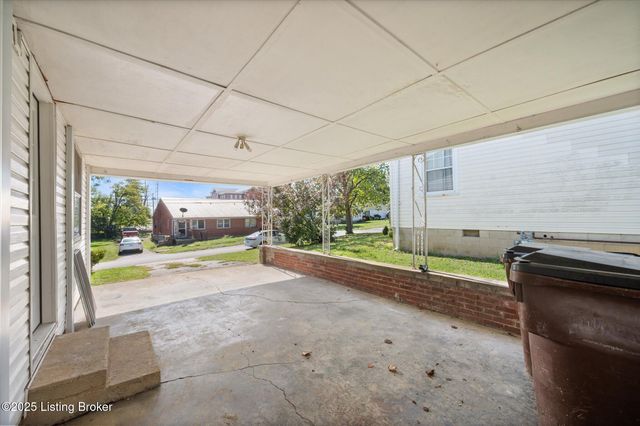 36 E College St, New Castle, KY 40050