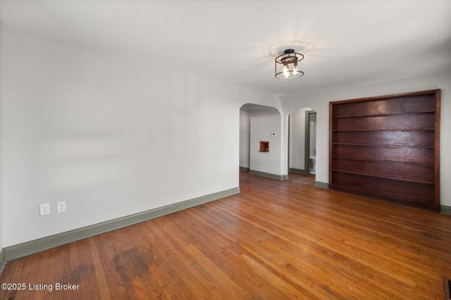 36 E College St, New Castle, KY 40050