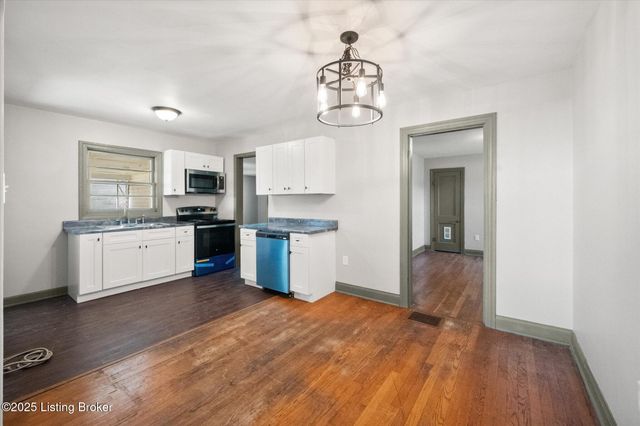 36 E College St, New Castle, KY 40050