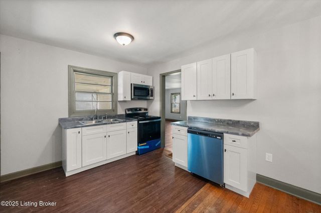 36 E College St, New Castle, KY 40050