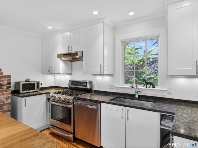 36 Pearl Street, Groton, CT 06355