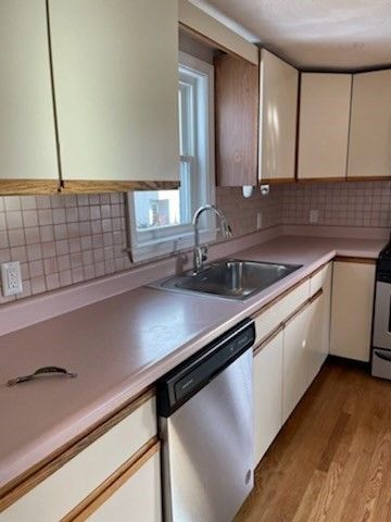 21 Woburn St, Waltham, MA 02453
