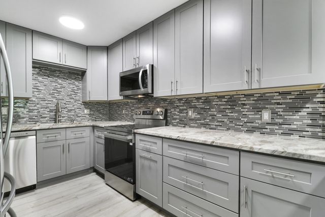 384 Golfview Road D, North Palm Beach, FL 33408