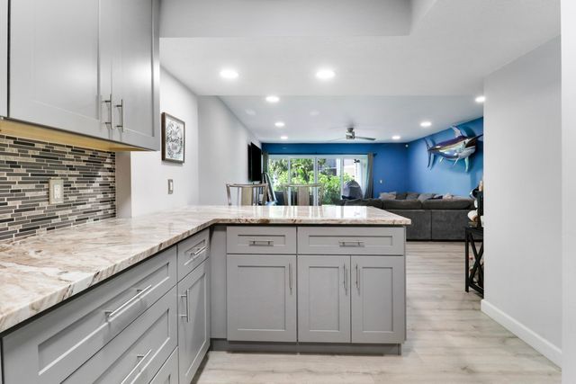384 Golfview Road D, North Palm Beach, FL 33408