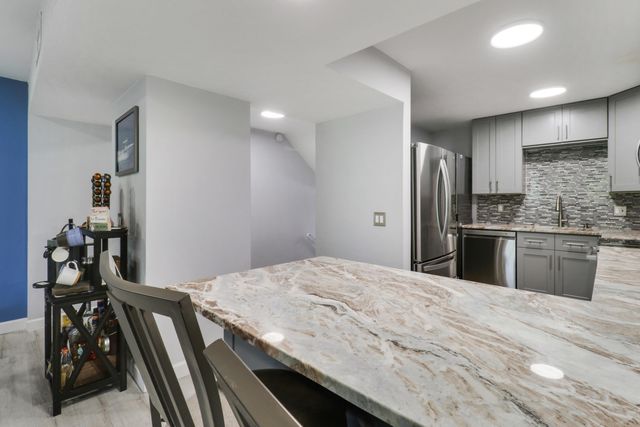 384 Golfview Road D, North Palm Beach, FL 33408