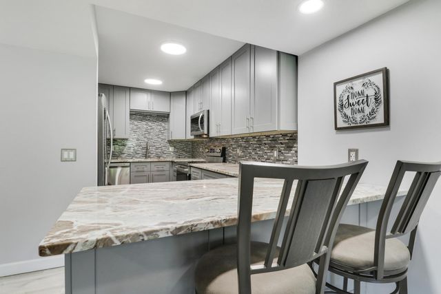 384 Golfview Road D, North Palm Beach, FL 33408