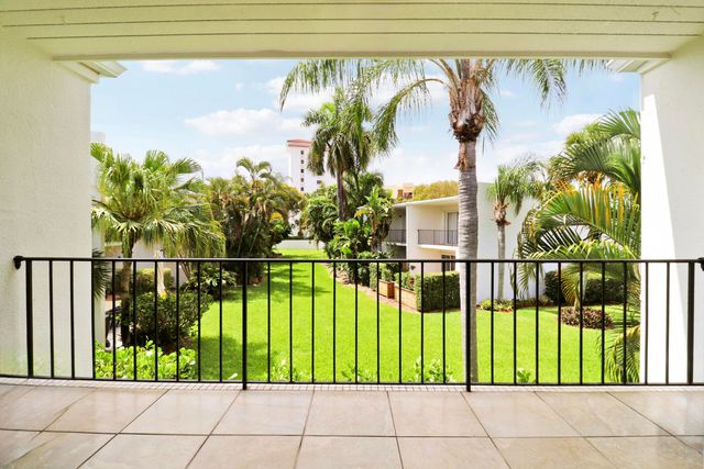 384 Golfview Road D, North Palm Beach, FL 33408