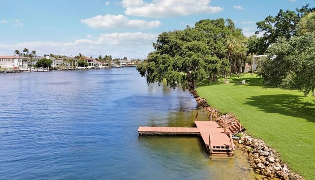 384 Golfview Road D, North Palm Beach, FL 33408