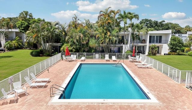 384 Golfview Road D, North Palm Beach, FL 33408