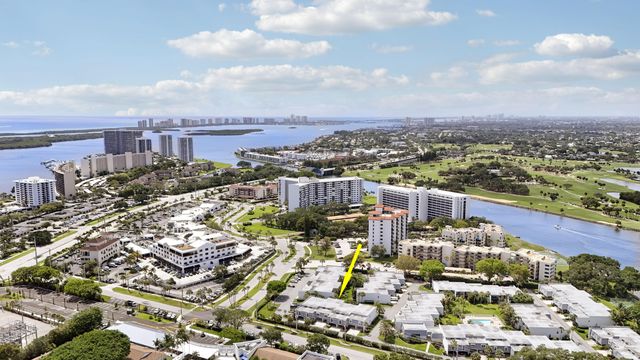 384 Golfview Road D, North Palm Beach, FL 33408
