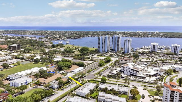 384 Golfview Road D, North Palm Beach, FL 33408