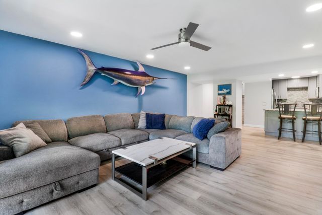 384 Golfview Road D, North Palm Beach, FL 33408