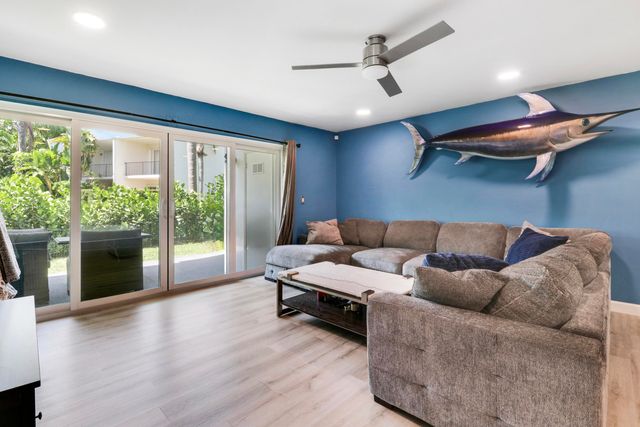 384 Golfview Road D, North Palm Beach, FL 33408