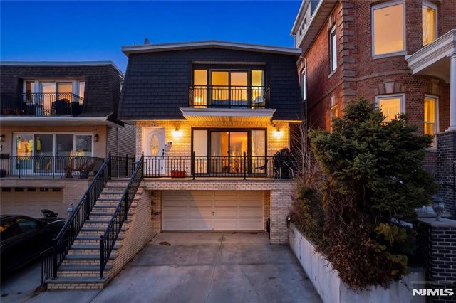 1021 JFK Blvd E, Weehawken, NJ 07086