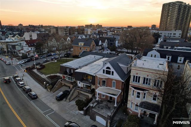 1021 JFK Blvd E, Weehawken, NJ 07086