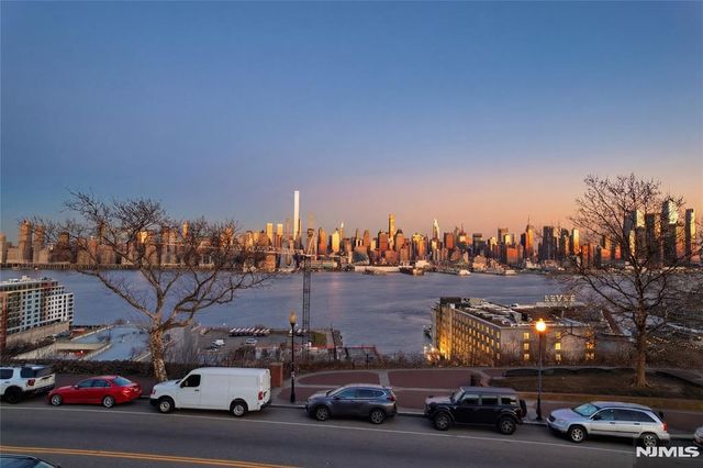 1021 JFK Blvd E, Weehawken, NJ 07086