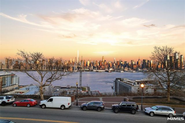 1021 JFK Blvd E, Weehawken, NJ 07086