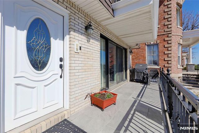 1021 JFK Blvd E, Weehawken, NJ 07086