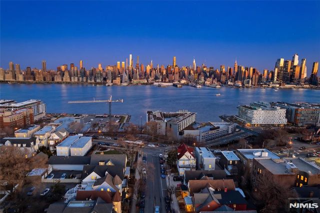 1021 JFK Blvd E, Weehawken, NJ 07086