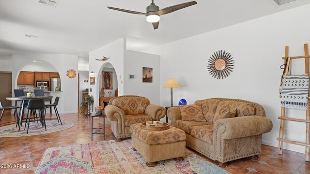 6033 S APACHE ROSE Trail, Hereford, AZ 85615