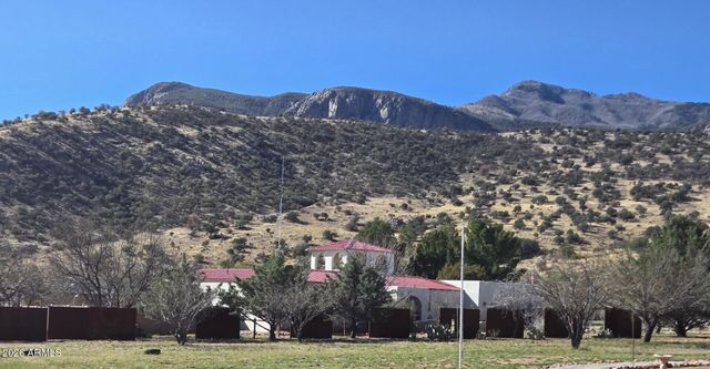 6033 S APACHE ROSE Trail, Hereford, AZ 85615