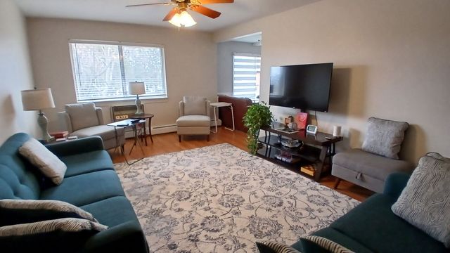 2 Villa Verde Drive 201, Buffalo Grove, IL 60089