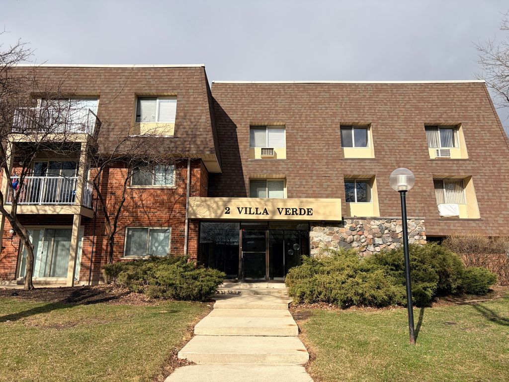 2 Villa Verde Drive 201, Buffalo Grove, IL 60089