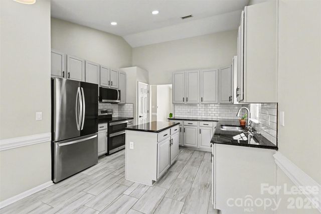 4962 BENTGRASS RUN Drive, Charlotte, NC 28269