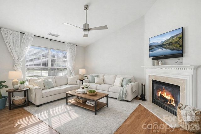 4962 BENTGRASS RUN Drive, Charlotte, NC 28269