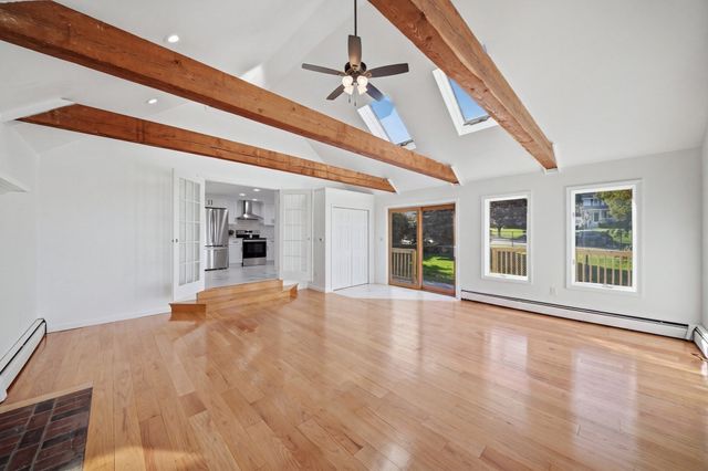 49 Vernon St, Haverhill, MA 01835