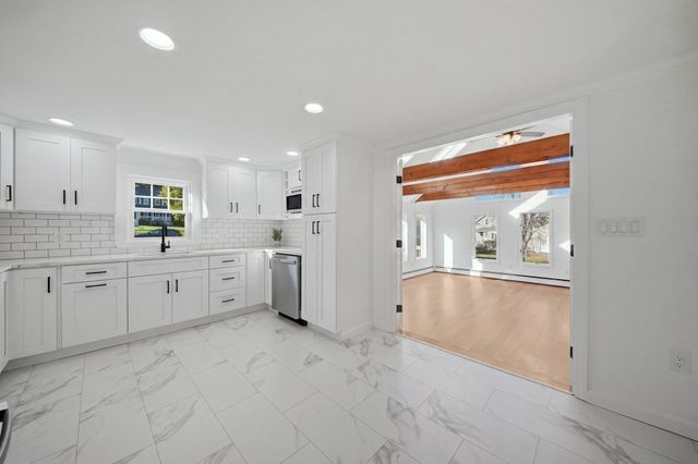49 Vernon St, Haverhill, MA 01835