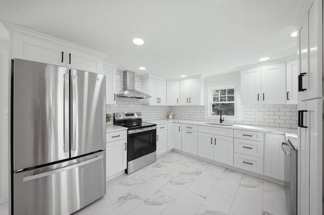 49 Vernon St, Haverhill, MA 01835