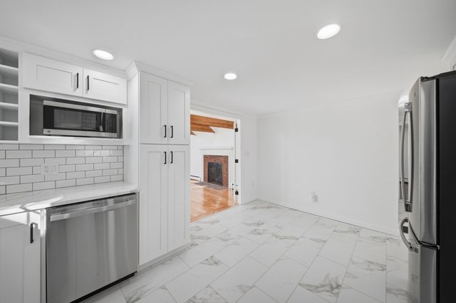 49 Vernon St, Haverhill, MA 01835