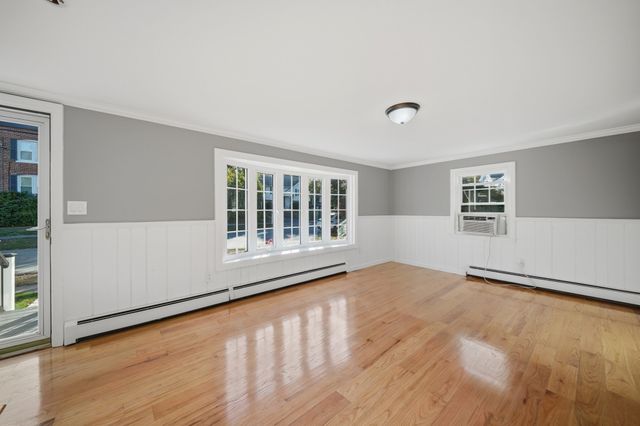 49 Vernon St, Haverhill, MA 01835