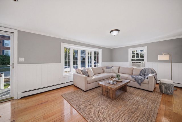49 Vernon St, Haverhill, MA 01835